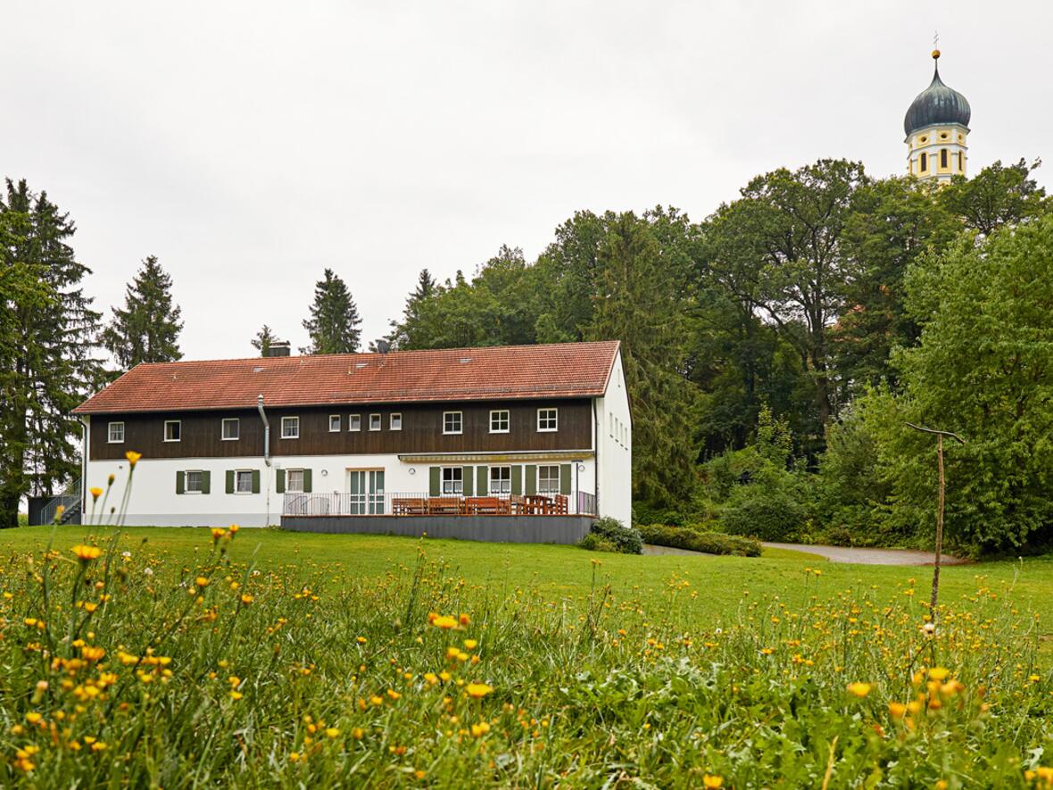 sicht-auf-tagungshaus-maria-beinberg-vom-zeltplatz-aus4016773