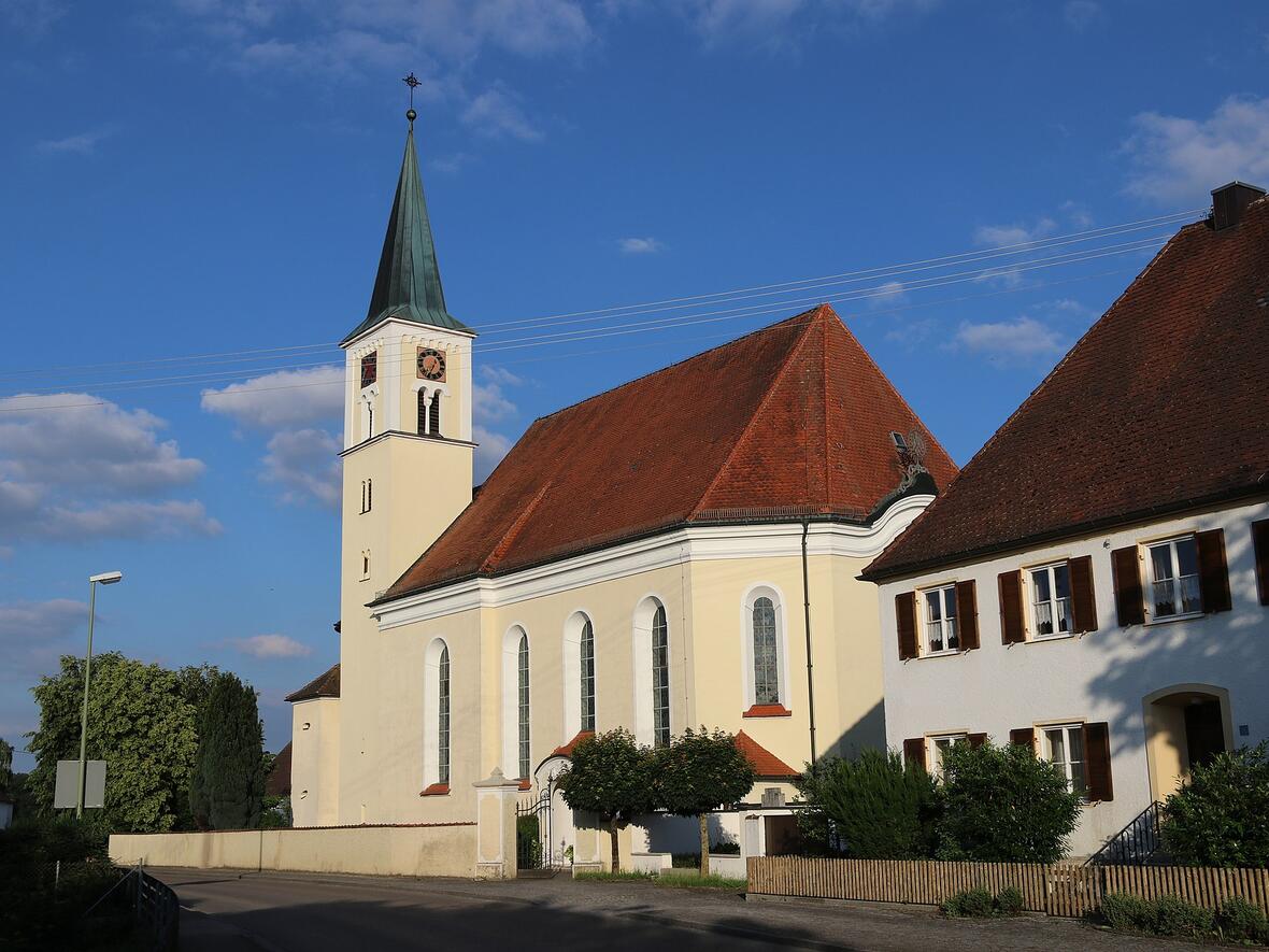 1920px-kicklingen_kirche_vorderansicht_2018